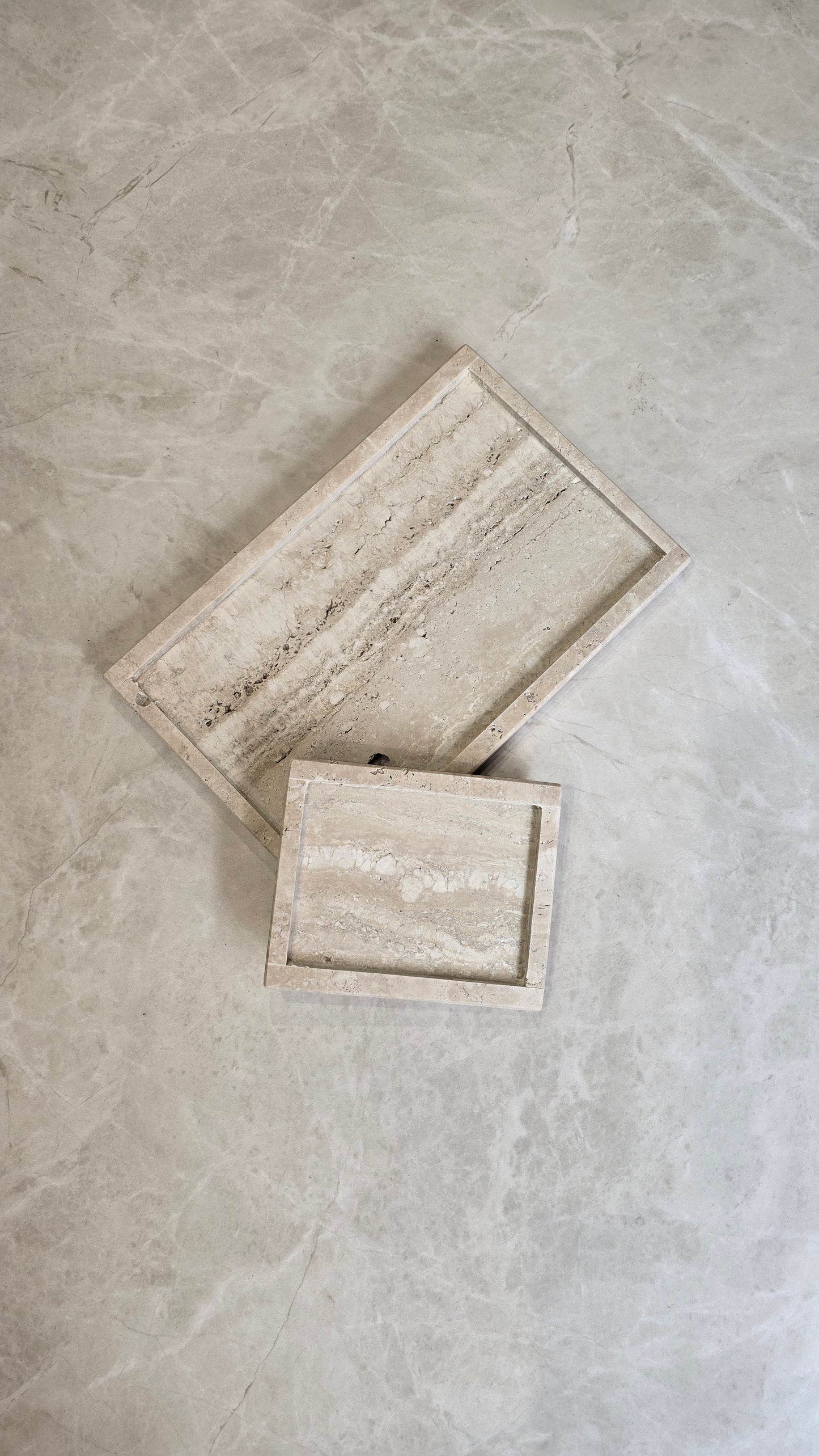 Set Travertino – dekorativna elegancija za vaš prostor